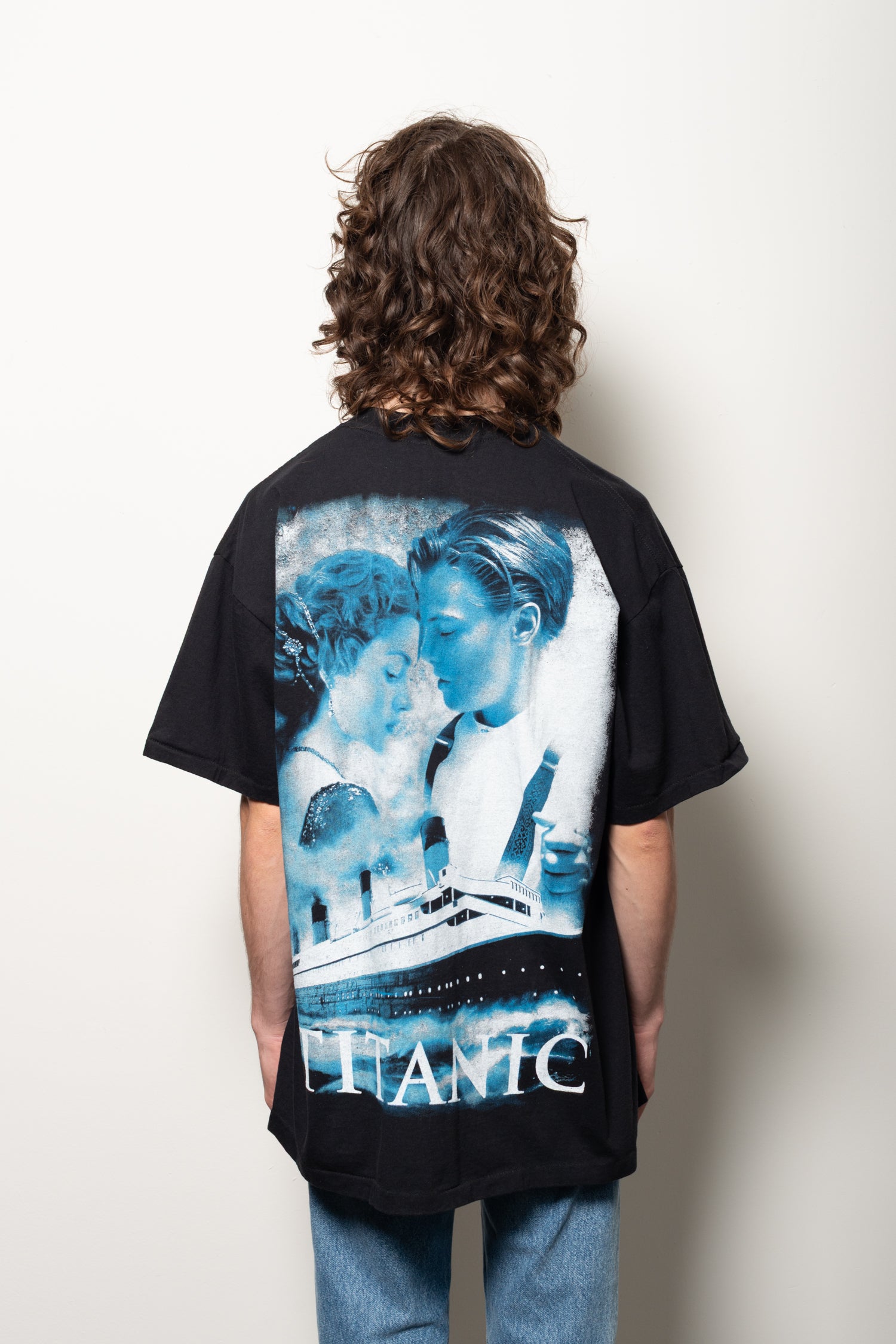 Leo DiCaprio stars in Titanic